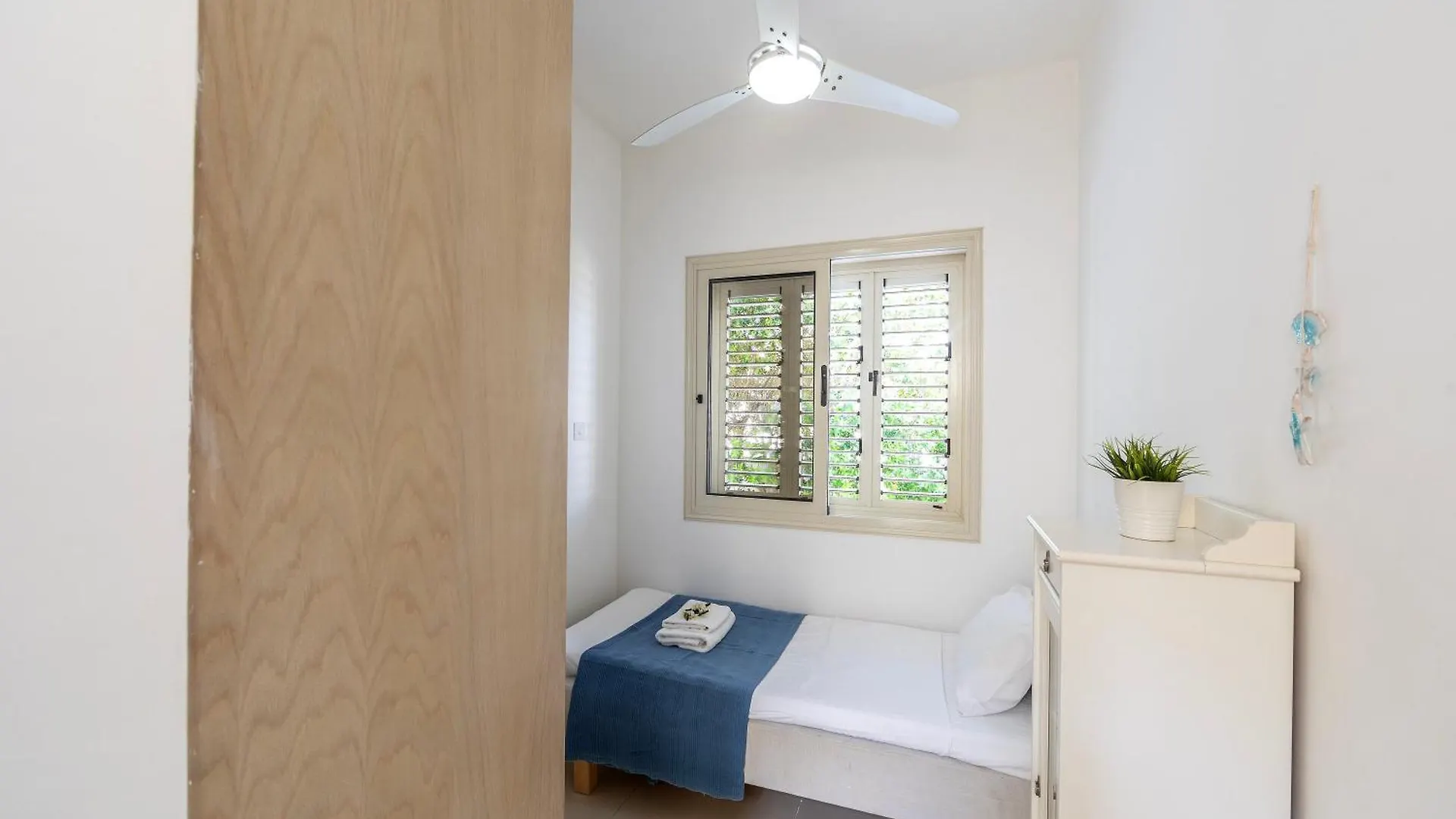 Protaras Artisan Seafront Villa 1 0*,  Kıbrıs
